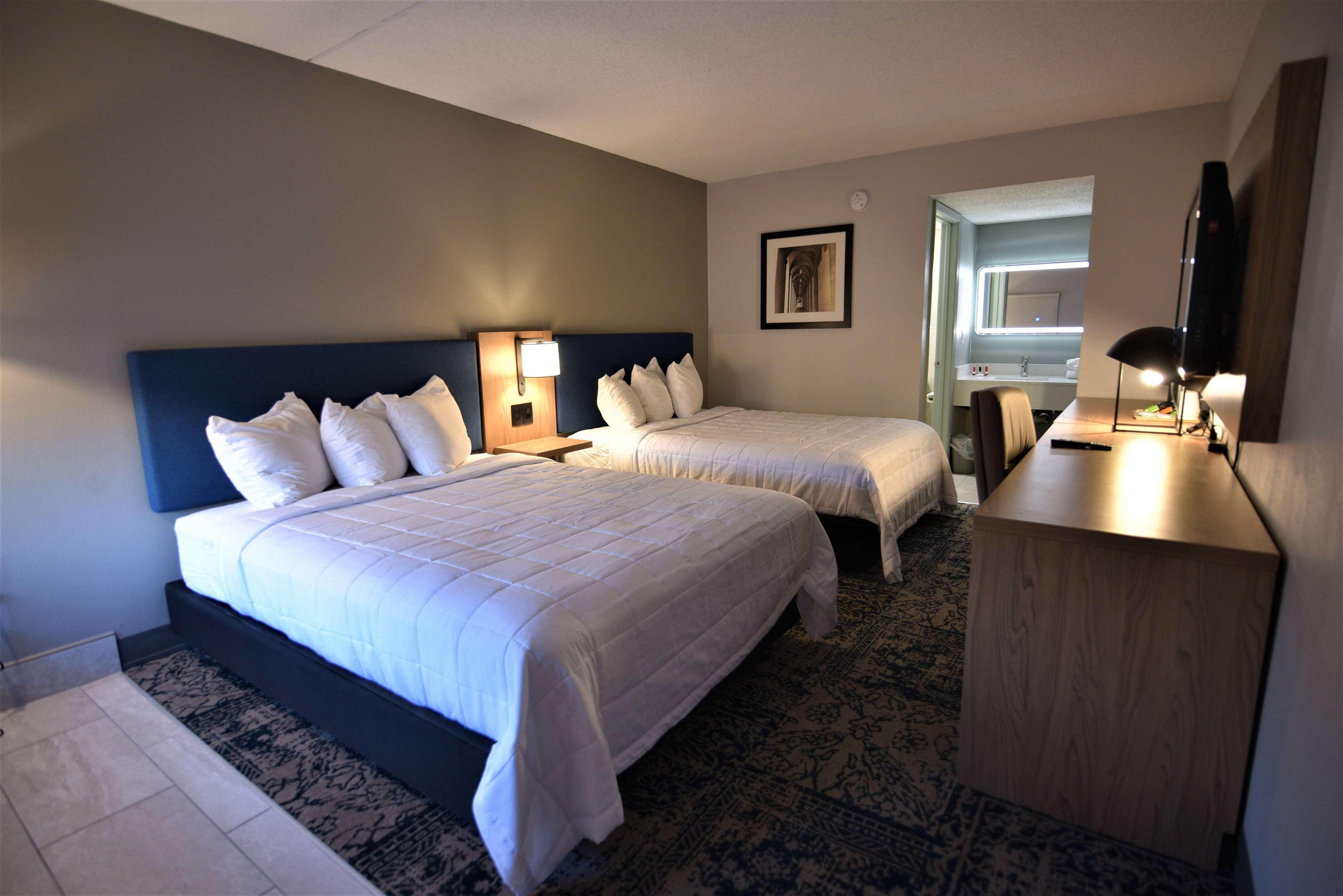 เบย์มอนต์ บาย วินด์แฮม ไพน์โกรฟ Hotel Pine Grove  ภายนอก รูปภาพ