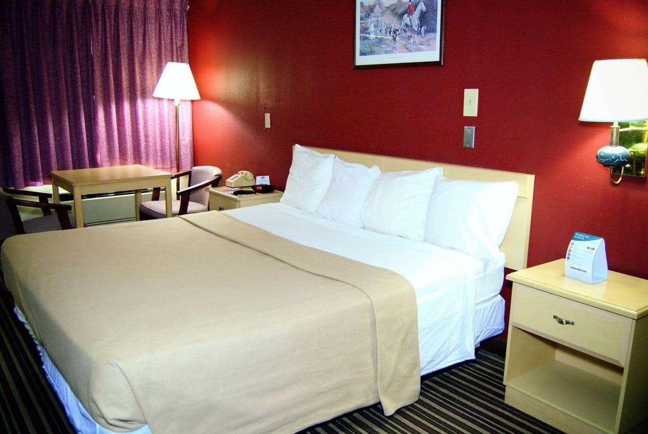 เบย์มอนต์ บาย วินด์แฮม ไพน์โกรฟ Hotel Pine Grove  ภายนอก รูปภาพ
