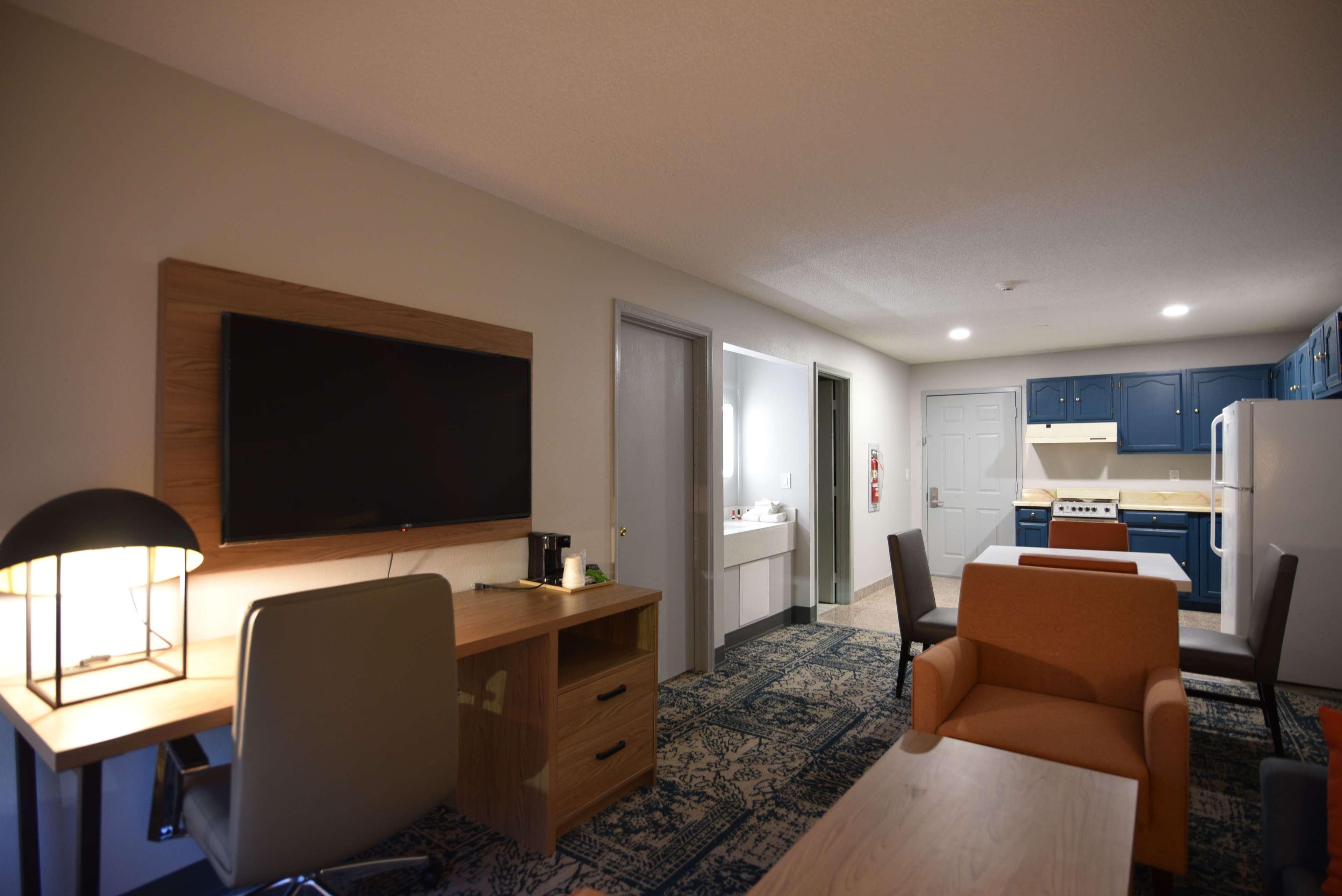 เบย์มอนต์ บาย วินด์แฮม ไพน์โกรฟ Hotel Pine Grove  ภายนอก รูปภาพ