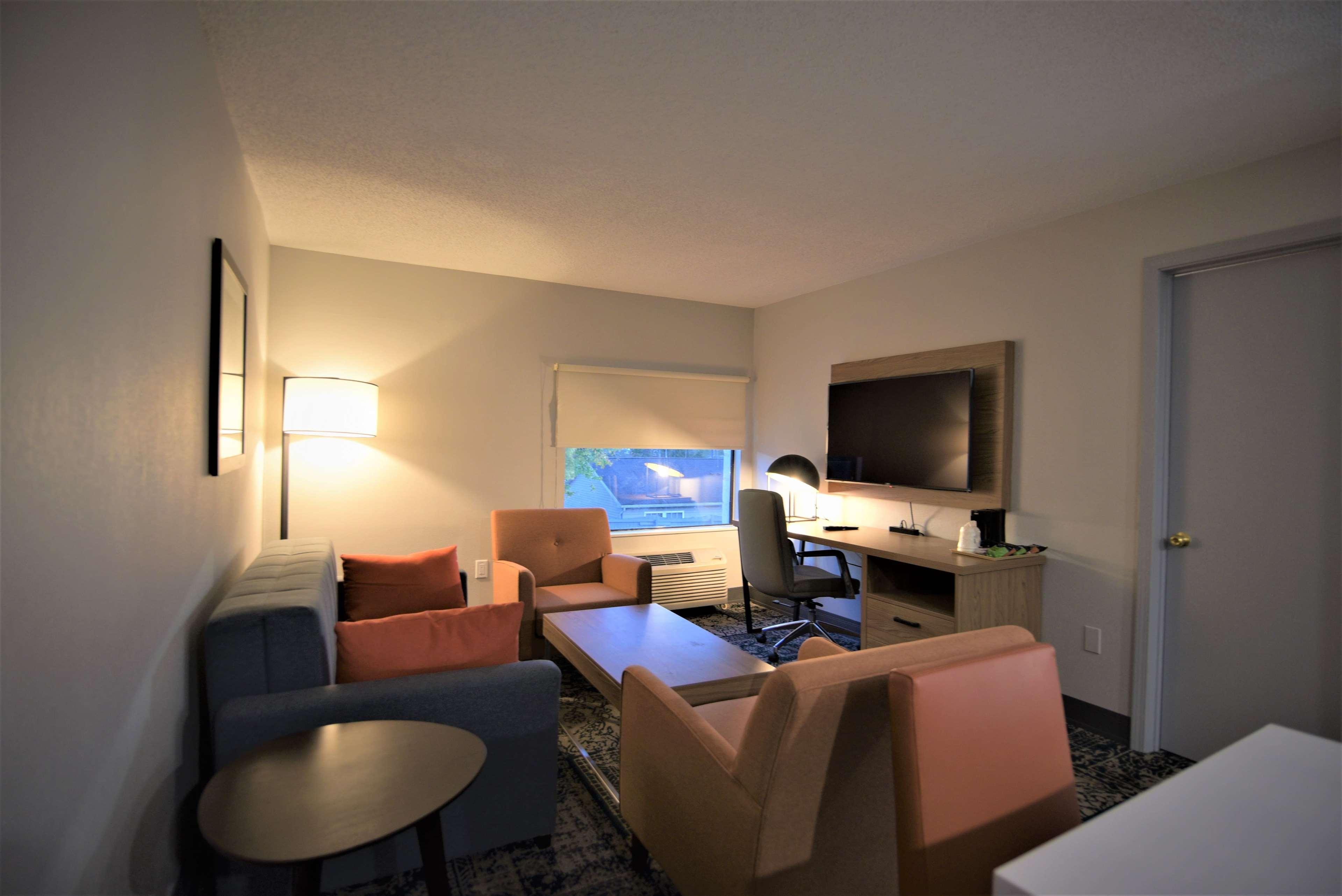 เบย์มอนต์ บาย วินด์แฮม ไพน์โกรฟ Hotel Pine Grove  ภายนอก รูปภาพ